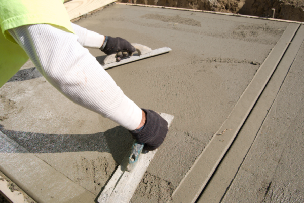 Beton na elewacji – jak łączyć estetykę, izolację i wytrzymałość?